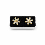 Broquel flor blanca 14k